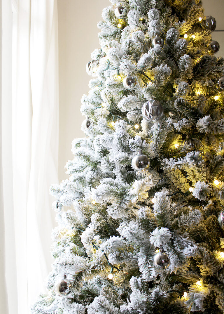 A Simple, Modern Flocked Christmas Tree